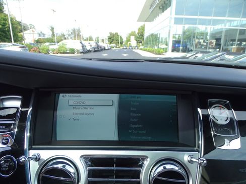 Used 2015 Rolls-Royce Wraith RWD image 24