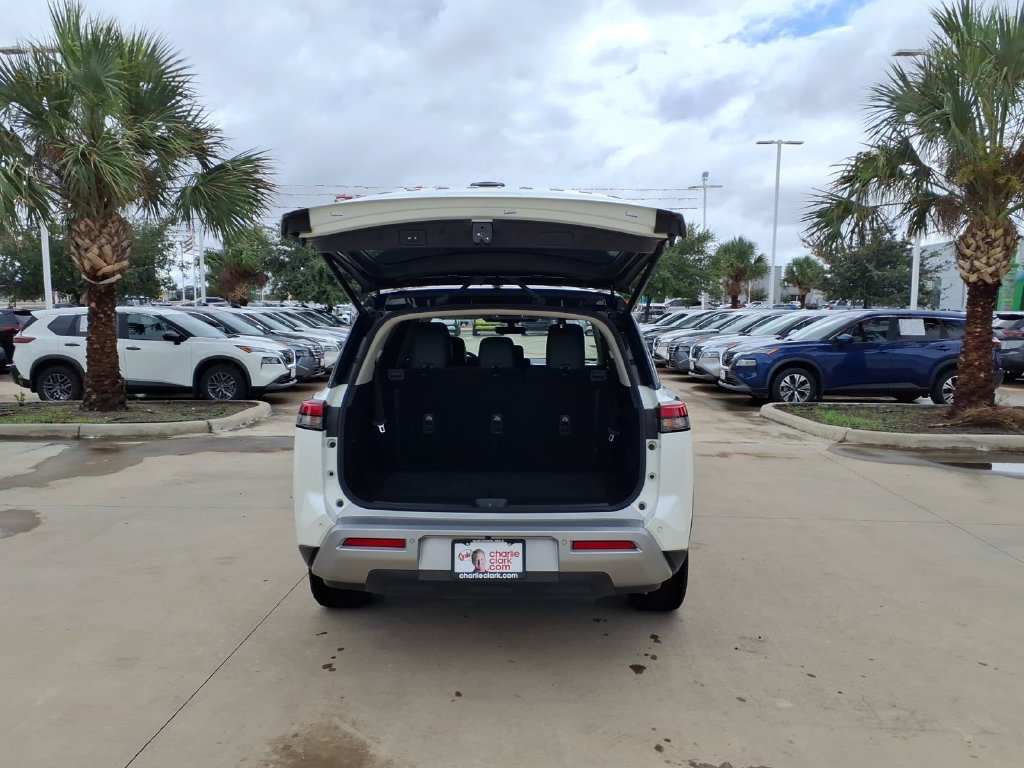 Used 2023 Nissan Pathfinder SL FWD image 20