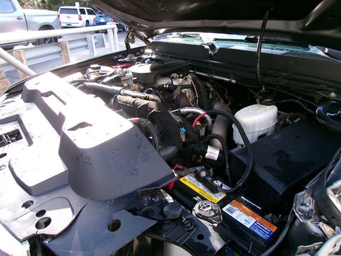 Used 2012 GMC Sierra 2500 Denali w/ Suspension Package, Off-Road image 10