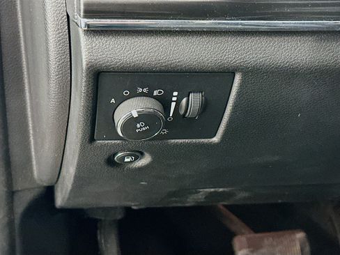 Used 2021 Jeep Grand Cherokee Limited AWD/4WD image 17