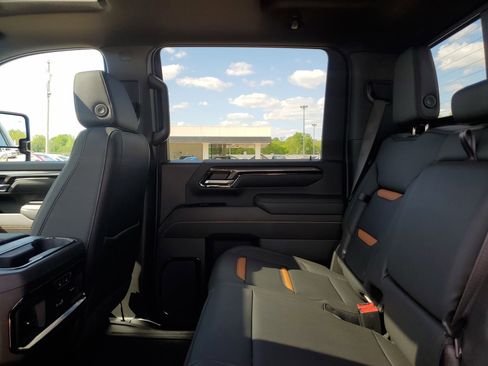 Used 2026 GMC Sierra 2500 AT4 w/ AT4 Premium Plus Package AWD/4WD image 32