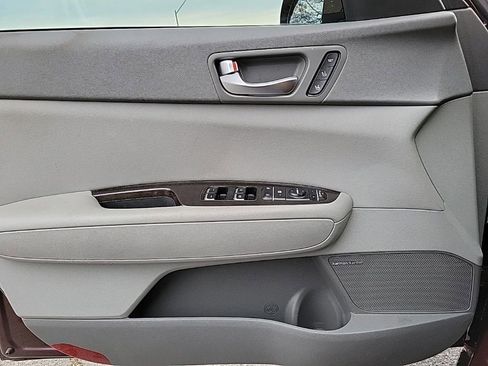 Used 2017 Kia Optima EX w/ Premium Package image 16