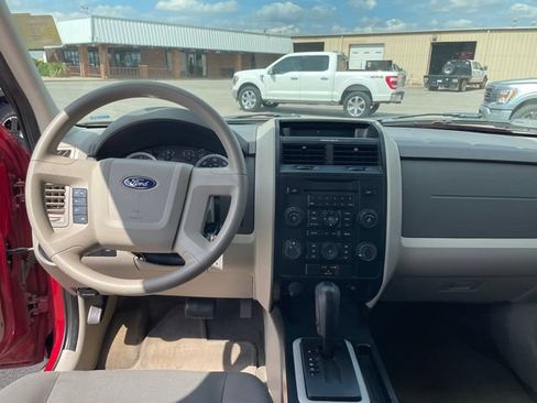 Used 2011 Ford Escape XLS w/ 101A Rapid Spec Order Code FWD image 17