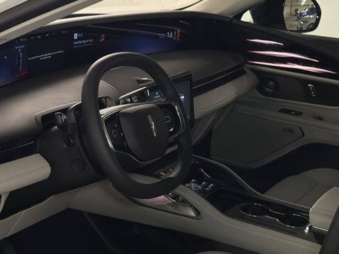 New 2026 Lincoln Nautilus Reserve AWD/4WD image 14