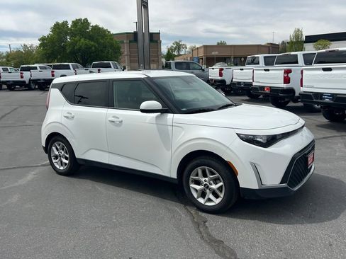 Used 2024 Kia Soul LX w/ Option Group 015 FWD image 6