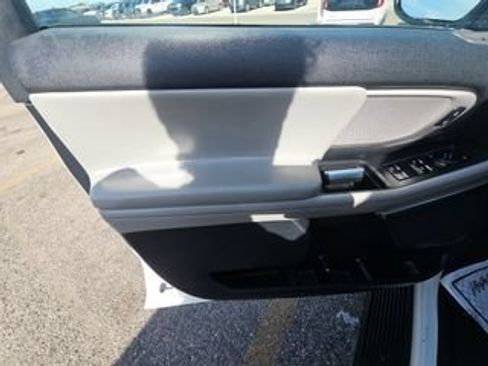 Used 2025 Ford Expedition Active AWD/4WD image 7
