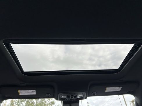 Certified 2025 GMC Sierra 2500 AT4 w/ AT4 Premium Plus Package image 17