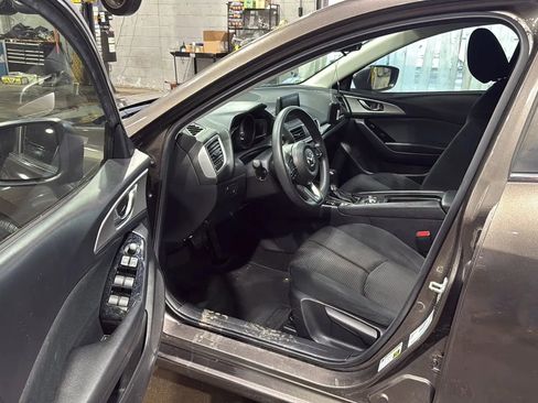 Used 2017 MAZDA MAZDA3 Sport w/ Preferred Equipment Package image 23