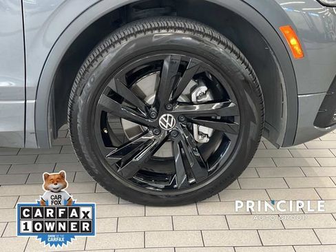 Used 2023 Volkswagen Tiguan SE R-Line image 4