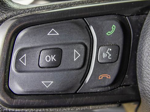 Used 2021 Jeep Wrangler Sport AWD/4WD image 29