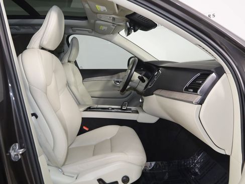 Used 2024 Volvo XC90 B6 Plus w/ Protection Package Premier image 13