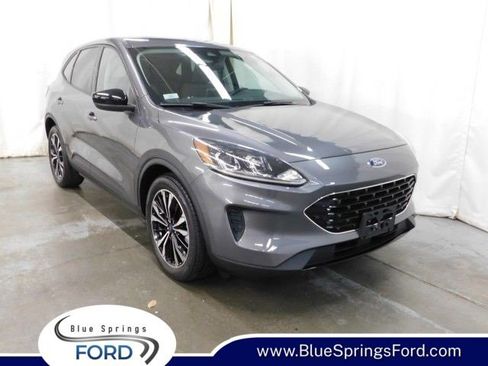 Used 2022 Ford Escape SE w/ SE Sport Appearance Package image 1