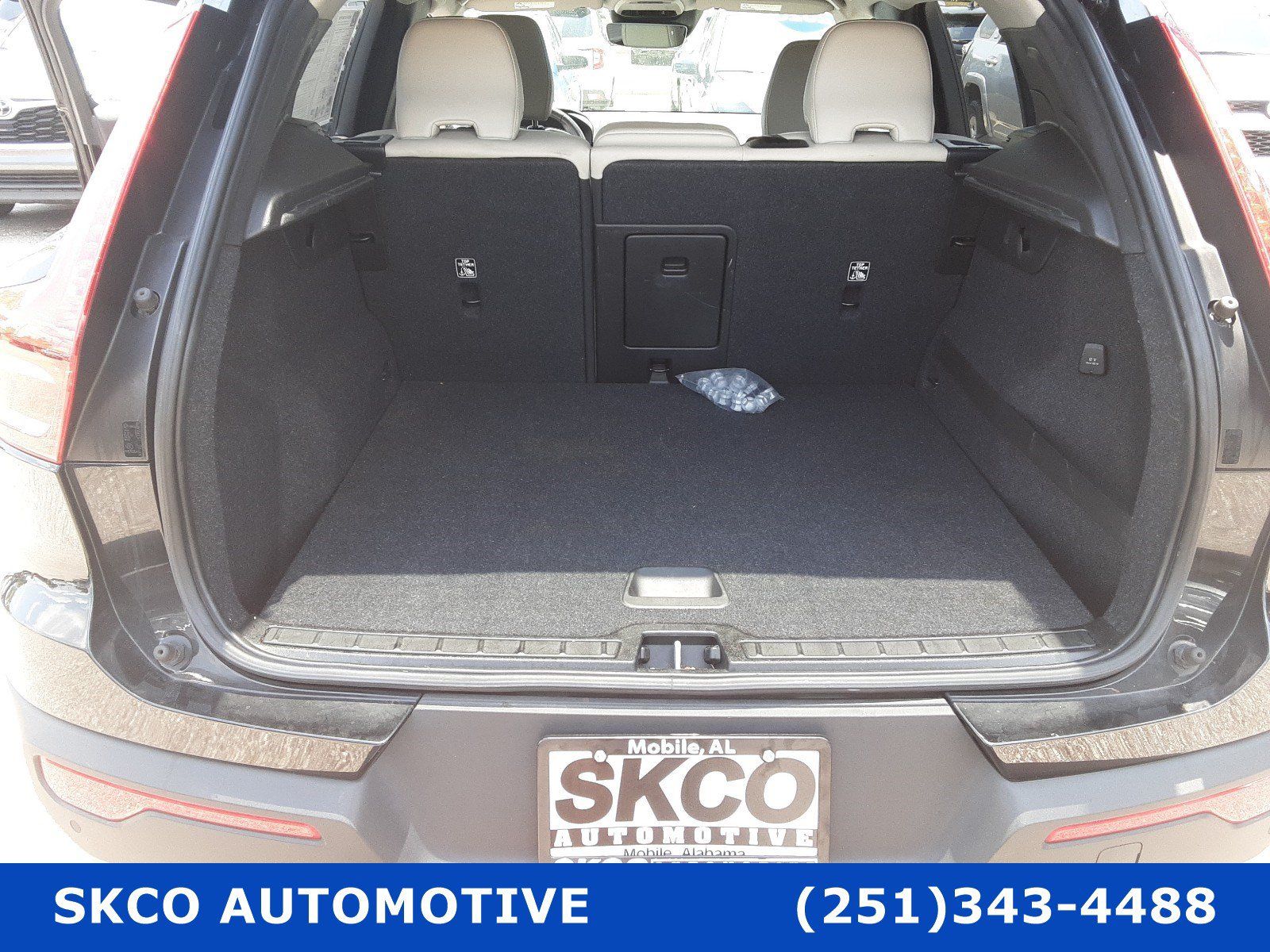 Used 2020 Volvo XC40 T5 Momentum AWD/4WD image 21