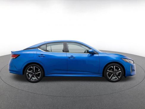 Used 2025 Nissan Sentra SV FWD image 10