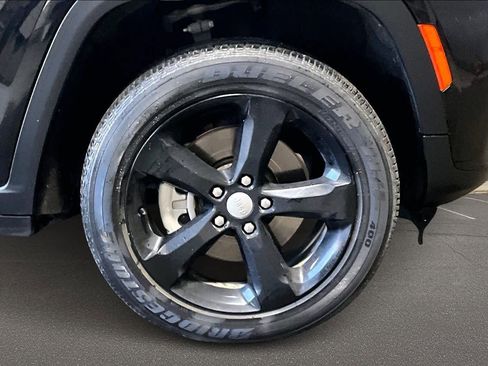 Used 2021 Jeep Grand Cherokee L Laredo image 34