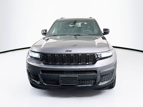Used 2023 Jeep Grand Cherokee L Laredo image 2