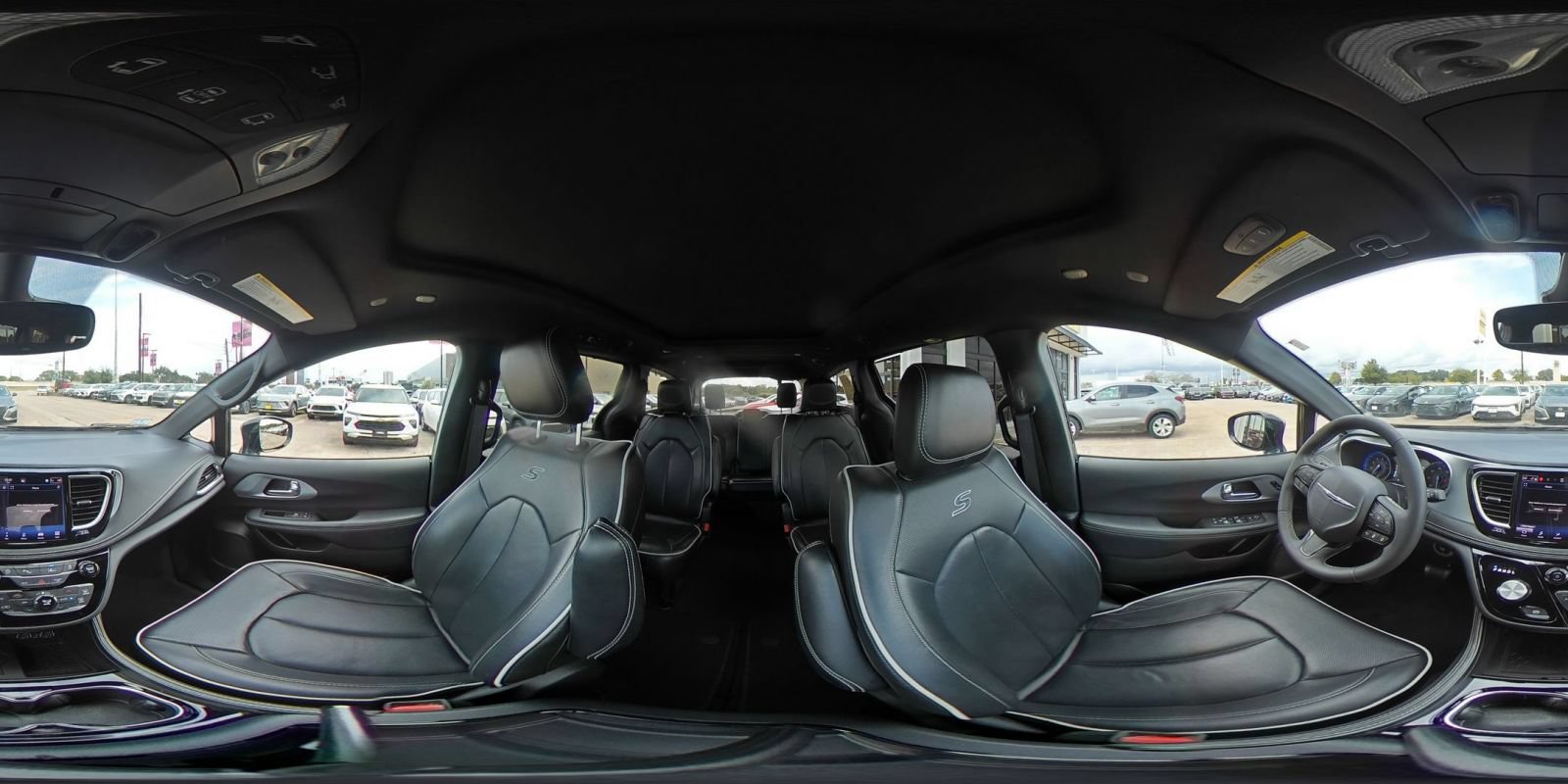 Used 2025 Chrysler Pacifica Limited FWD image 46