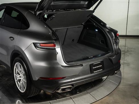 Certified 2025 Porsche Cayenne Coupe image 34