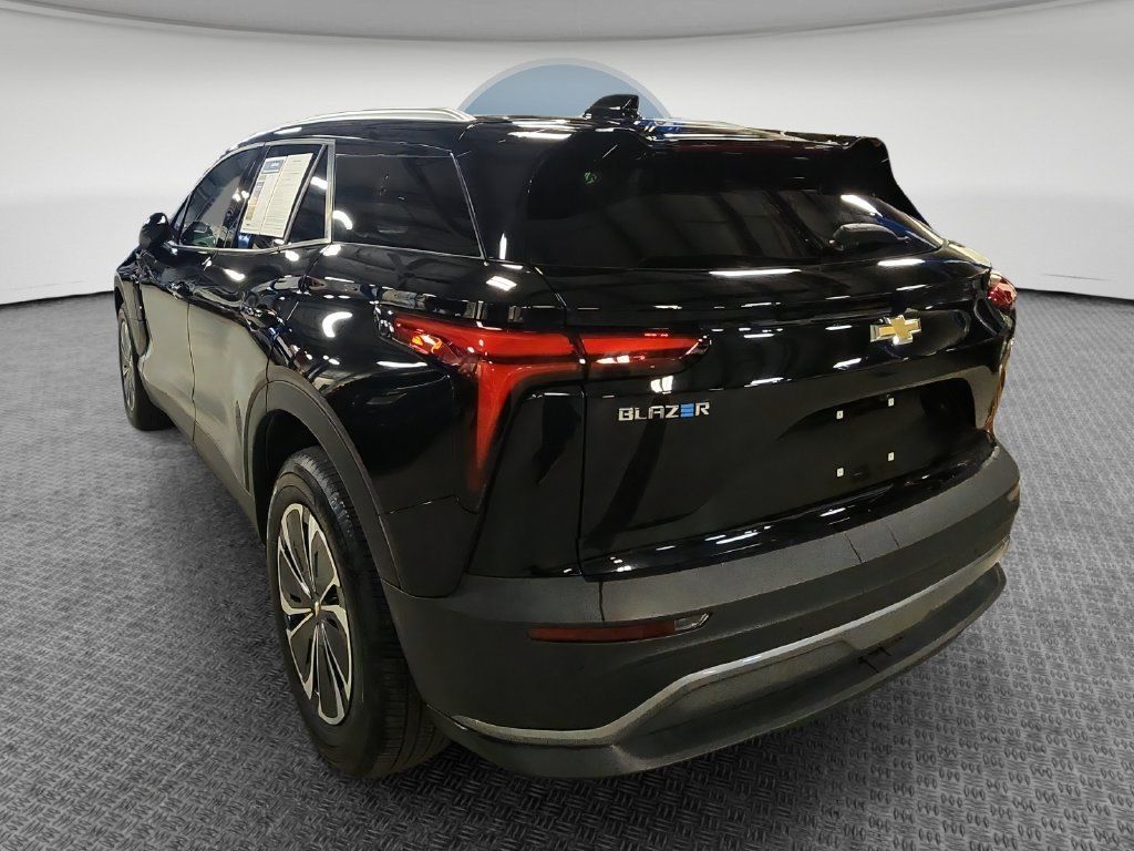 Used 2025 Chevrolet Blazer EV LT AWD/4WD image 7