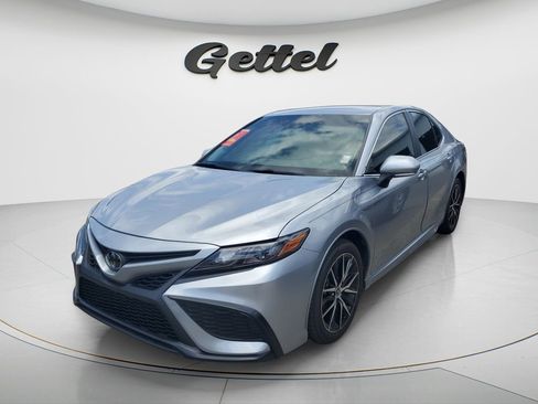 Used 2024 Toyota Camry SE w/ Convenience Package FWD image 1