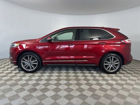 Used 2019 Ford Edge Titanium w/ Equipment Group 301A FWD image 4