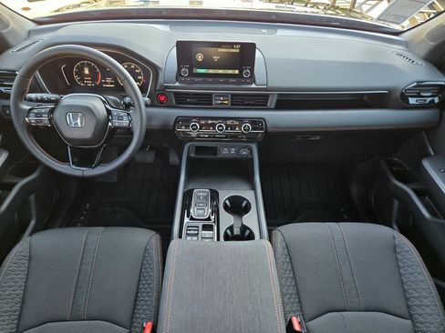 Certified 2025 Honda Pilot Sport image 13