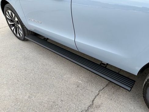 Used 2025 Ford Expedition Platinum w/ Driver's Package image 14