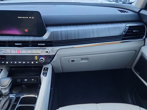 Used 2024 Kia Telluride SX image 11