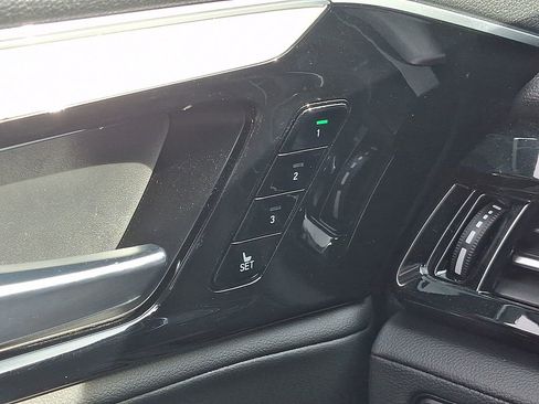 Used 2023 Acura MDX SH-AWD image 27