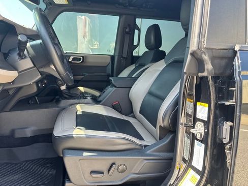 Used 2024 Ford Bronco Wildtrak image 14