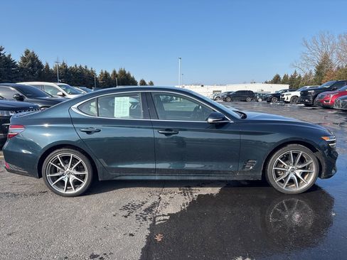 Used 2023 Genesis G70 2.0T image 3