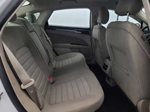 Used 2019 Ford Fusion SE FWD image 19