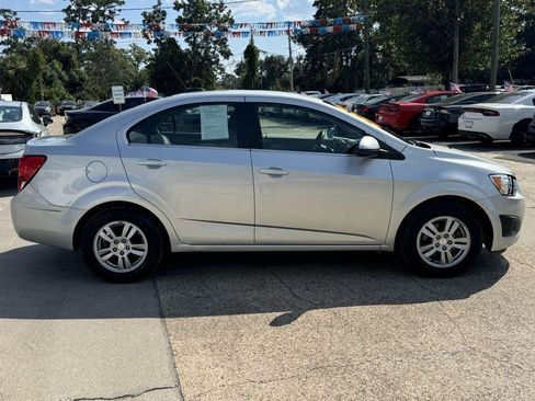 Used 2015 Chevrolet Sonic LT image 4
