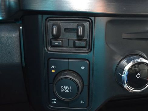 Used 2023 Ford F250 Lariat w/ Lariat Ultimate Package AWD/4WD image 39