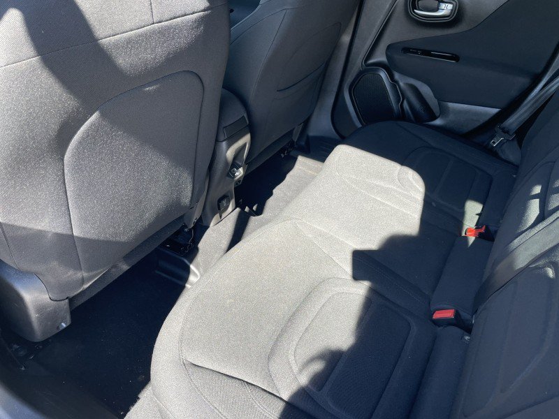 Used 2021 Jeep Renegade Latitude w/ Convenience Group AWD/4WD image 11