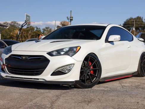 Used 2013 Hyundai Genesis 3.8 image 1