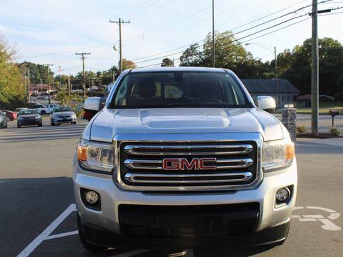 Used 2018 GMC Canyon SLE w/ SLE Convenience Package image 2
