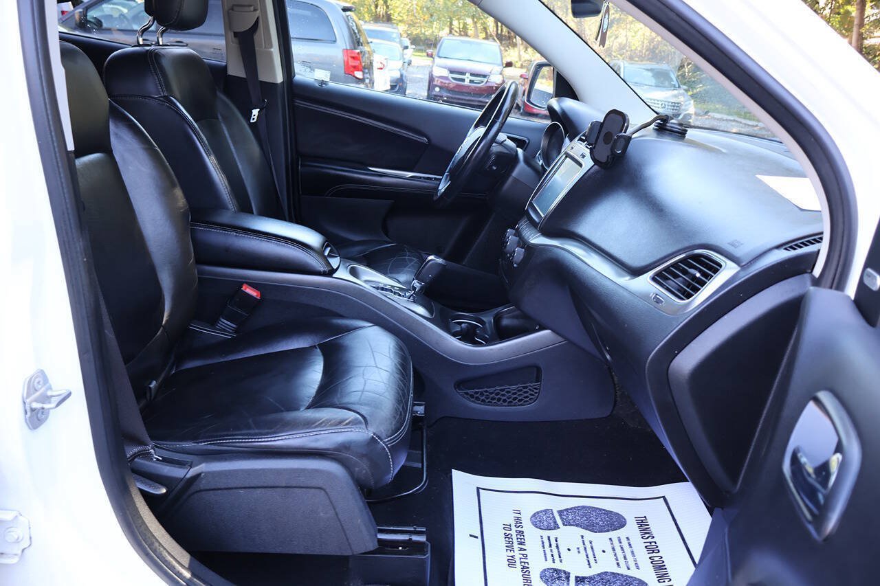 Used 2016 Dodge Journey Crossroad w/ Rear Seat Video Group I FWD image 23