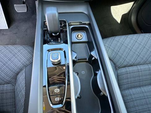 Certified 2025 Volvo XC60 B5 Core w/ Climate Package PRO image 25