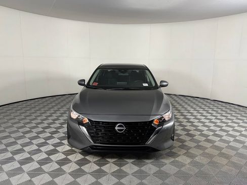 Used 2024 Nissan Sentra SV FWD image 2