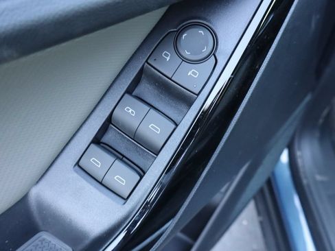 New 2027 Chevrolet Equinox LT w/ Convenience Package II FWD image 18