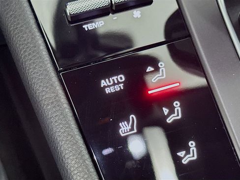 Certified 2023 Porsche Macan AWD/4WD image 22