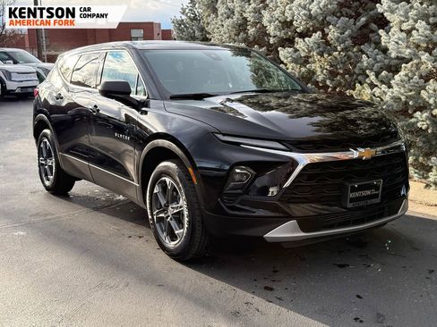 Used 2025 Chevrolet Blazer LT image 11