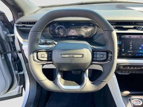 New 2026 Jeep Cherokee Overland image 11