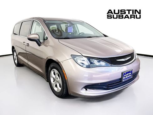 Used 2017 Chrysler Pacifica LX w/ Tire & Wheel Group FWD image 1