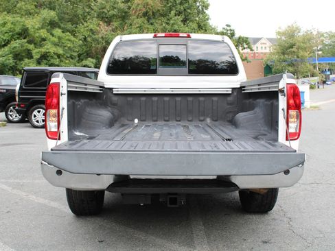 Used 2021 Nissan Frontier SV RWD image 17