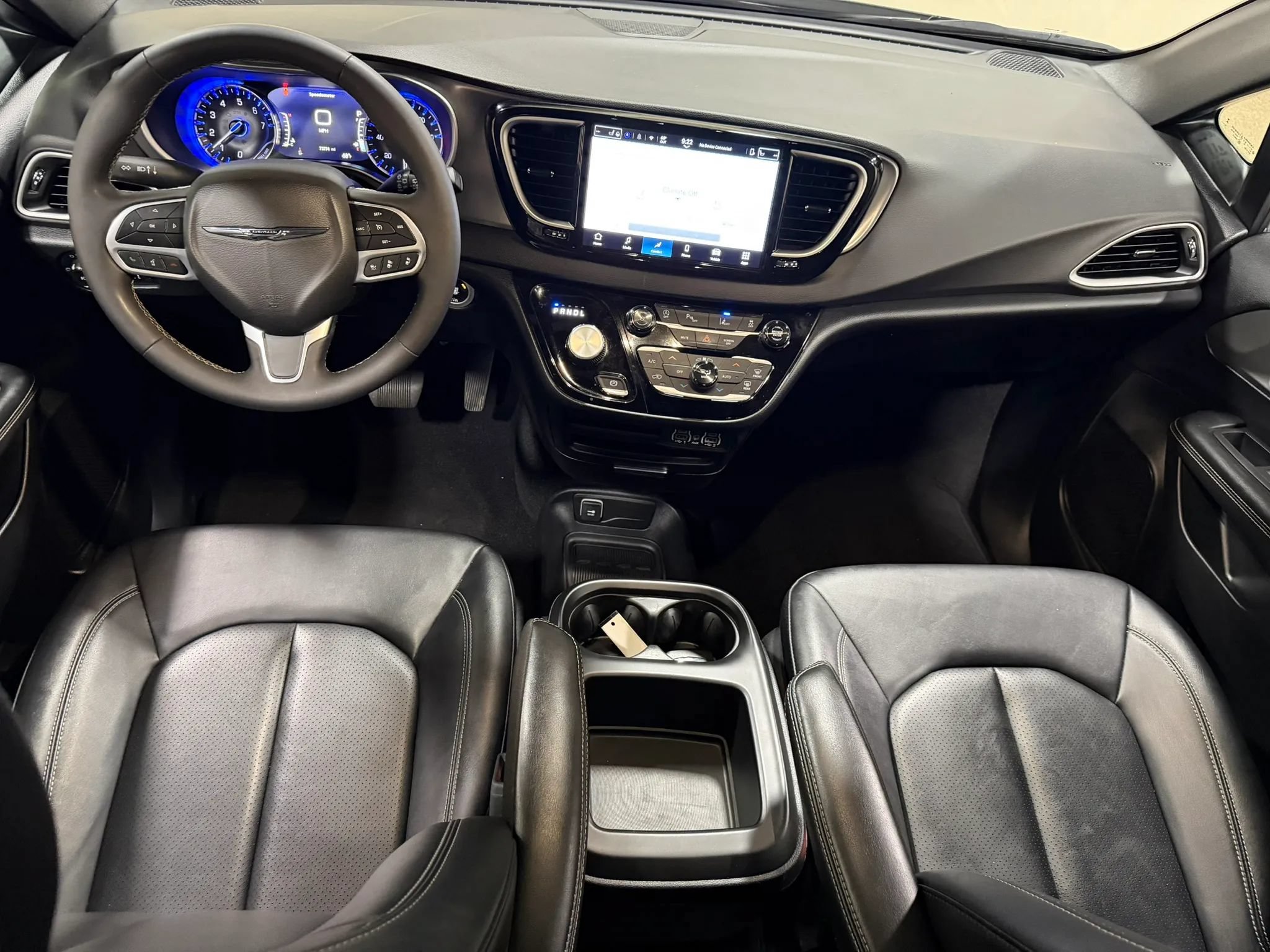 Used 2025 Chrysler Pacifica Select FWD image 48