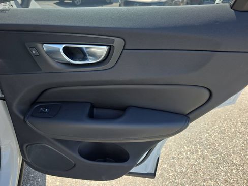 Used 2025 Volvo XC60 B5 Plus AWD/4WD image 14