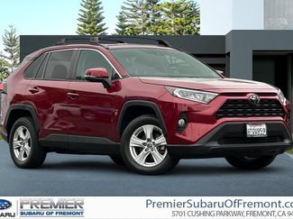 Used 2021 Toyota RAV4 XLE w/ Convenience Package FWD video 1