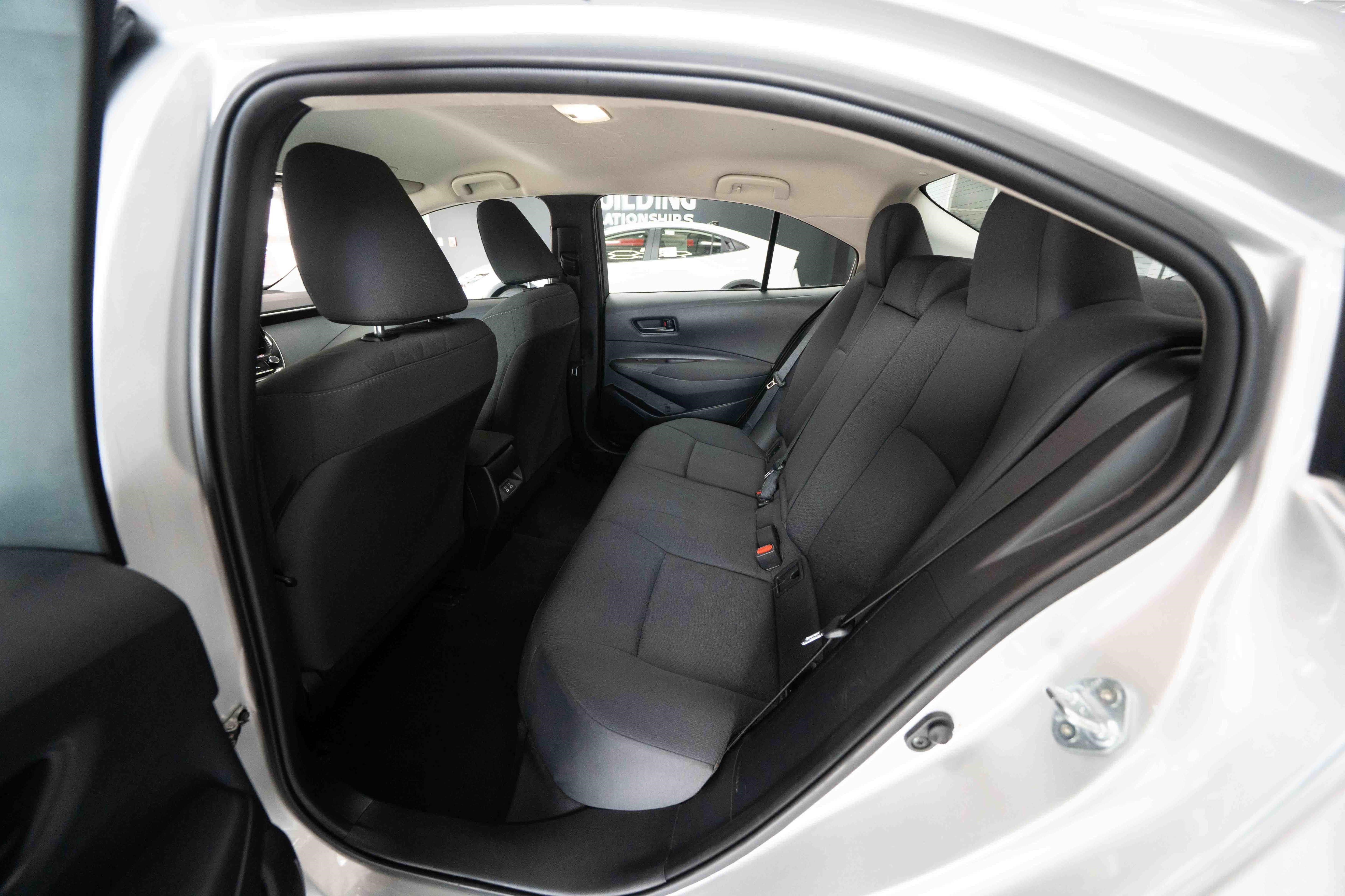 Used 2025 Toyota Corolla LE FWD image 23